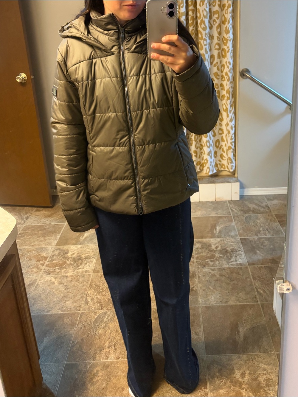 Ariat hooded puffer jacket